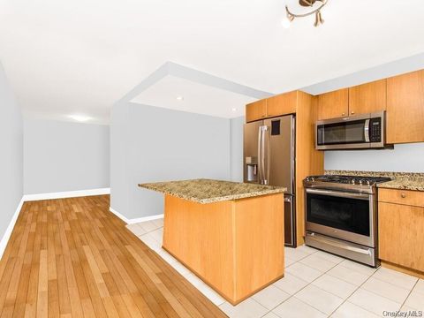 Condo For Rent - 2287 Johnson Avenue #3B<br/> Bronx, NY 10463