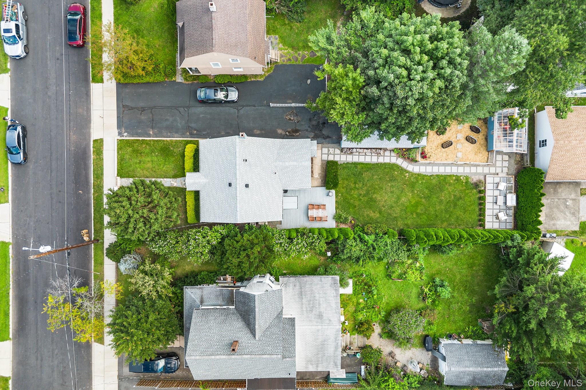 5 W Maple Avenue