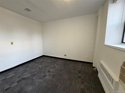 Photo of 86-35 Queens Blvd Blvd #1D, Elmhurst, NY 11373 (MLS # 998287)