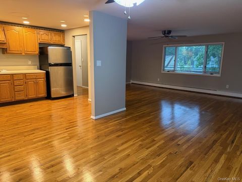 Apartment For Rent - 508 N. Broome Avenue<br/> Lindenhurst, NY 11757