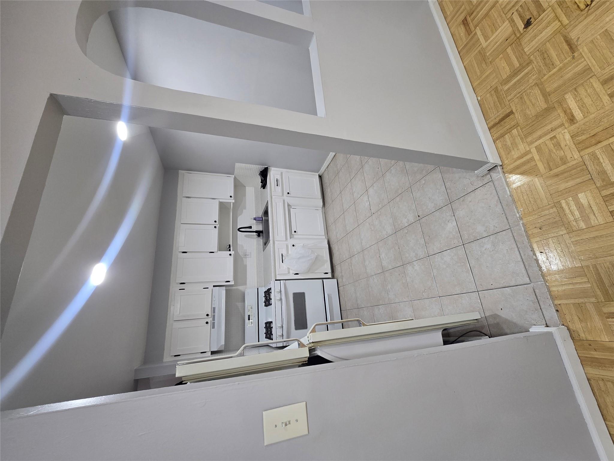 84th Street, Howard Beach, Queens, NY - 1 Bedrooms  
1 Bathrooms - 