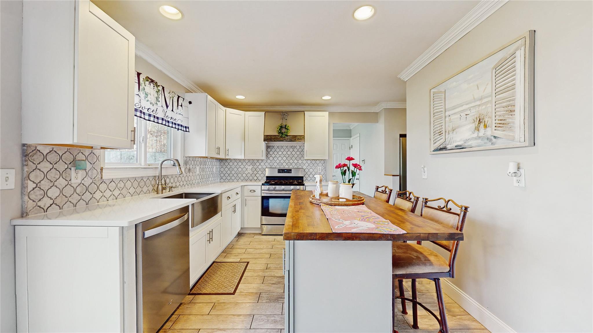 33 Summersweet Drive, Middle Island, New York image 11