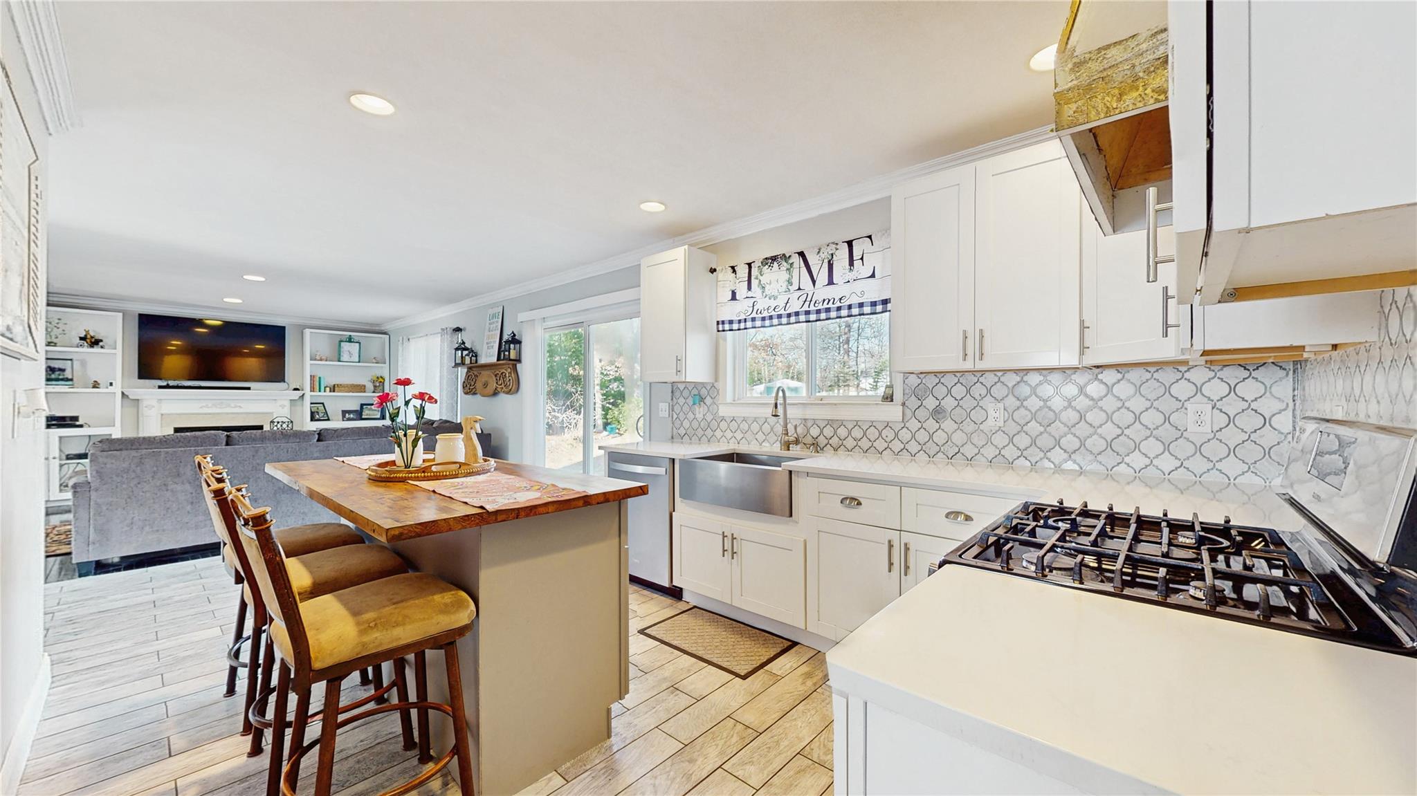 33 Summersweet Drive, Middle Island, New York image 12