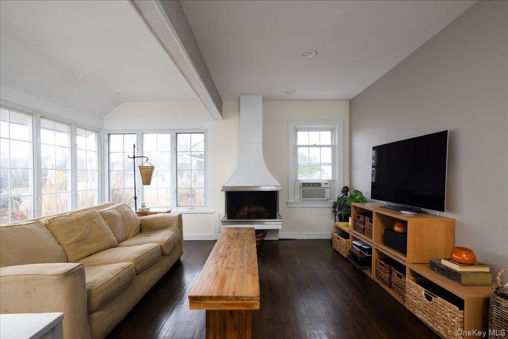 Photo of 48 Rosebud Avenue, Merrick, NY 11566 (MLS # 937114)