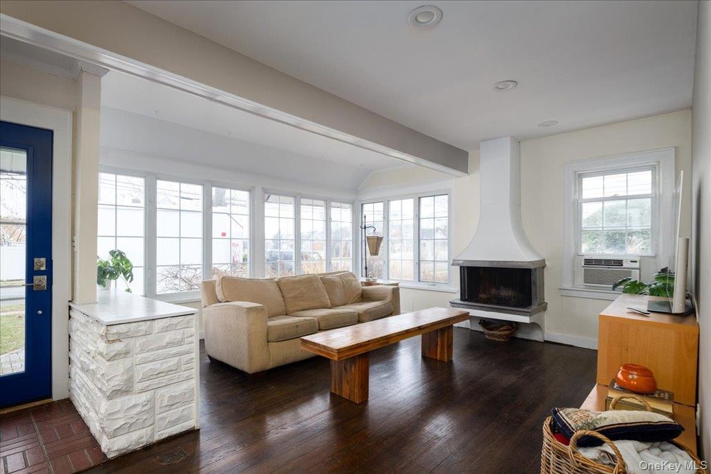 Photo of 48 Rosebud Avenue, Merrick, NY 11566 (MLS # 937114)