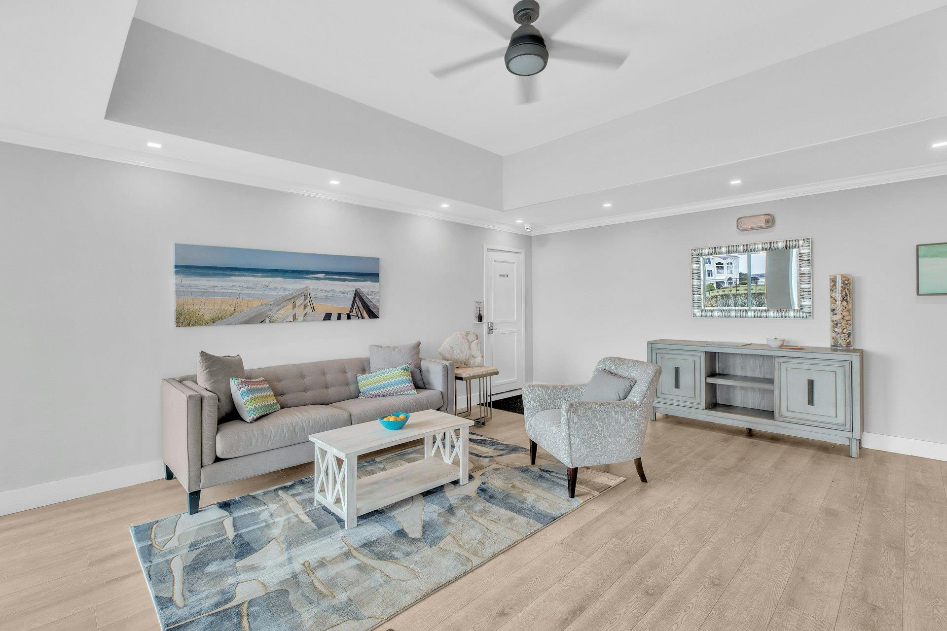 585 Dune Road L9