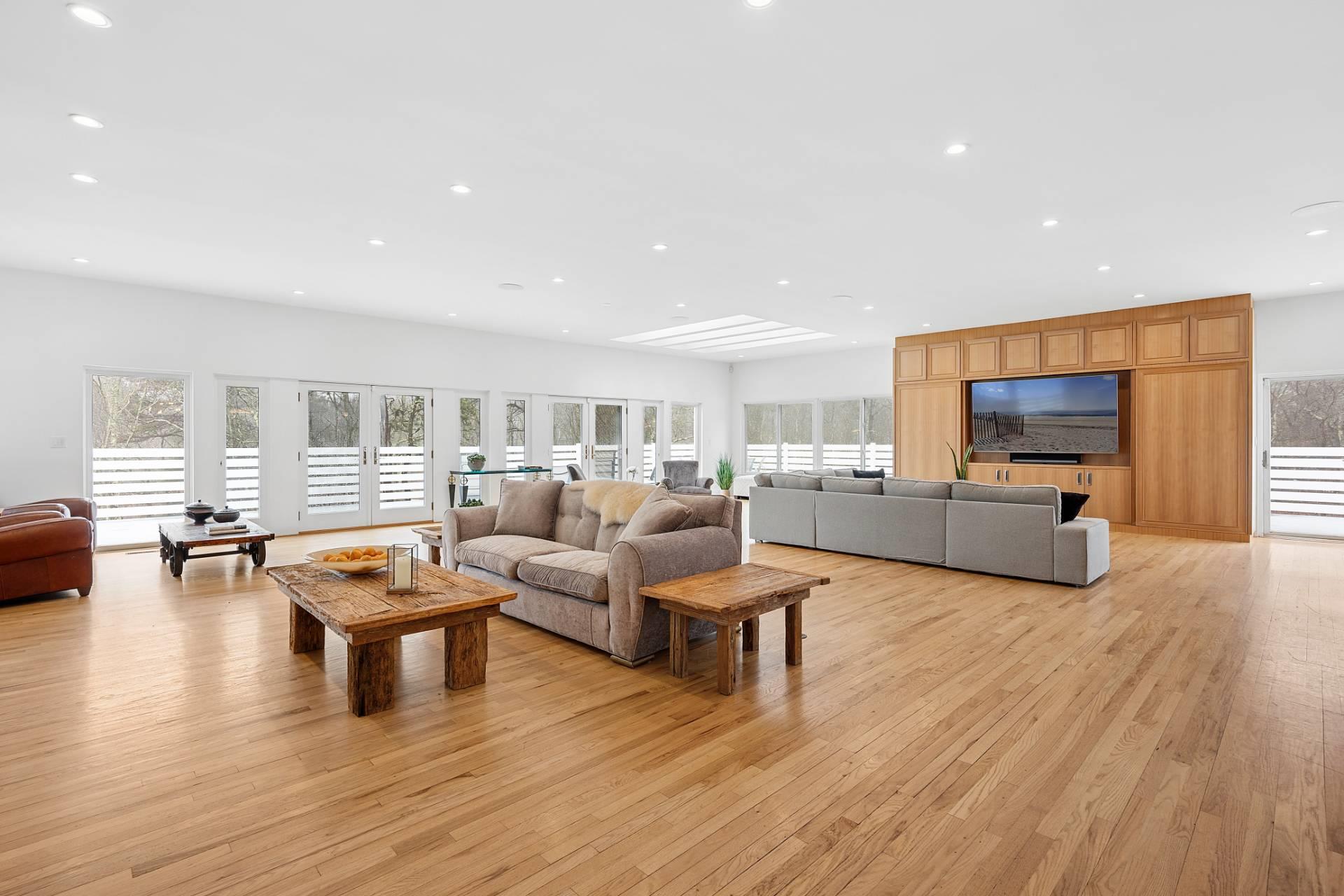 198 Two Holes Of Water Road, East Hampton, New York image 12