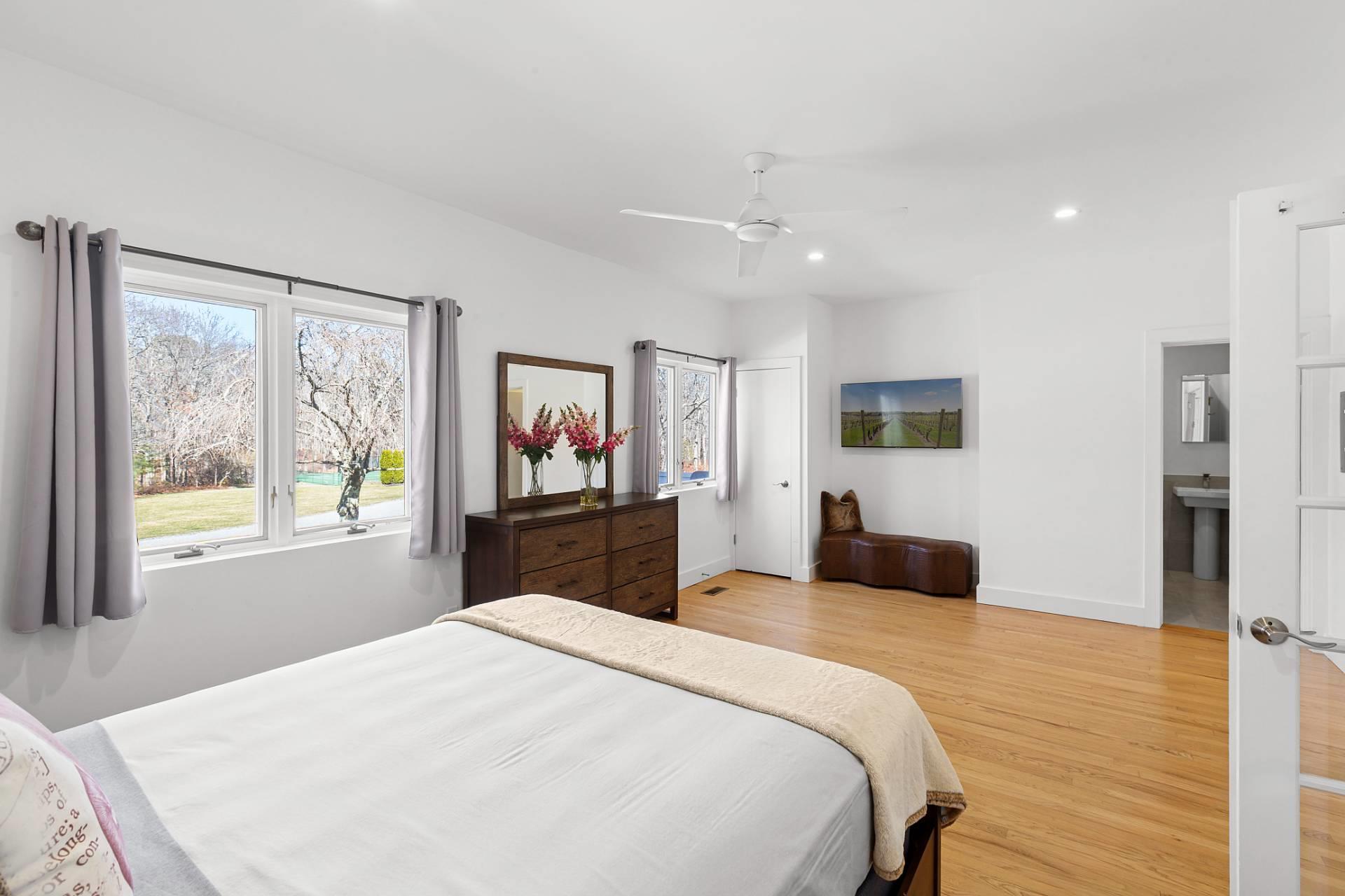198 Two Holes Of Water Road, East Hampton, New York image 24