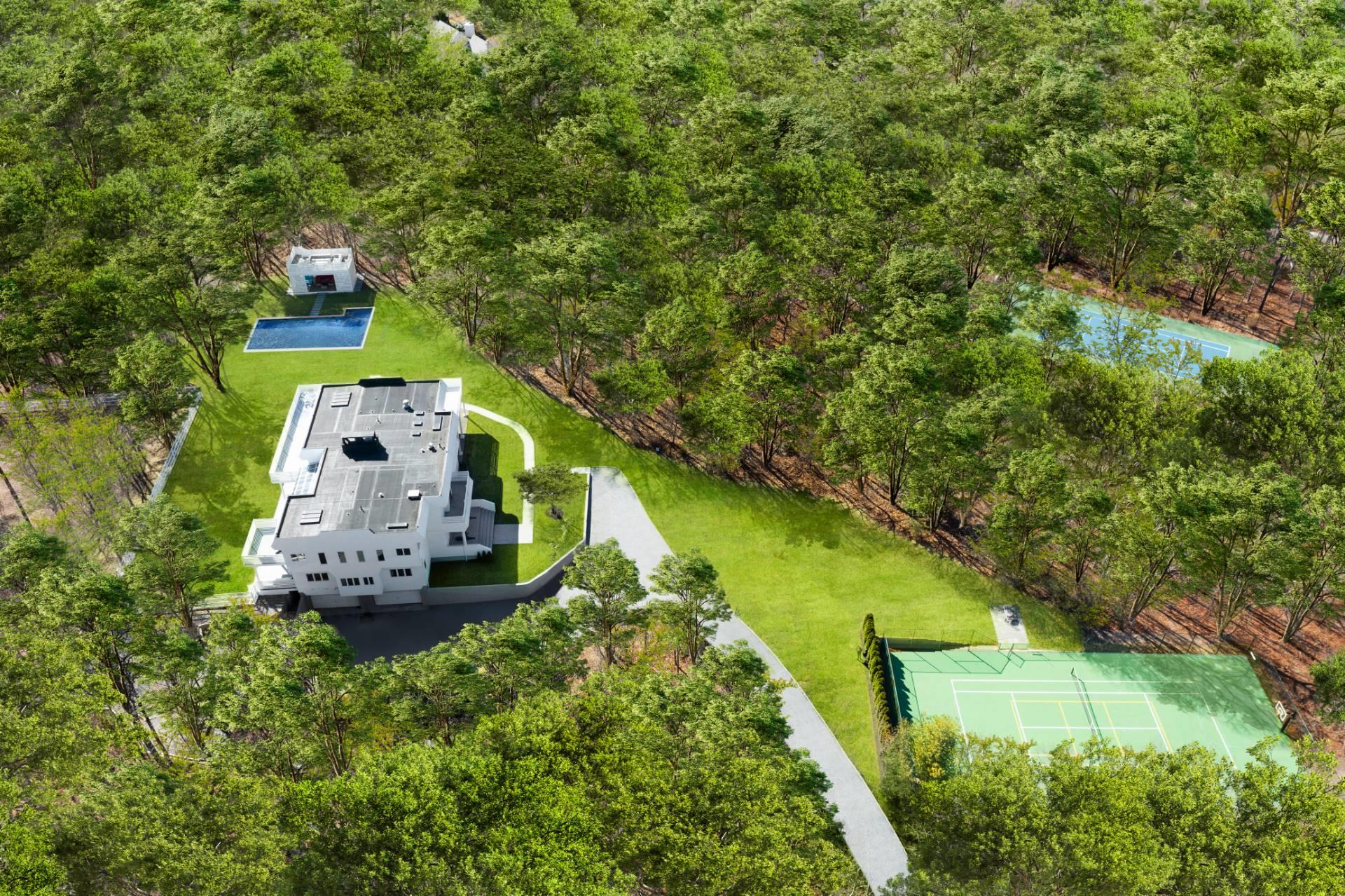 198 Two Holes Of Water Road, East Hampton, New York image 36