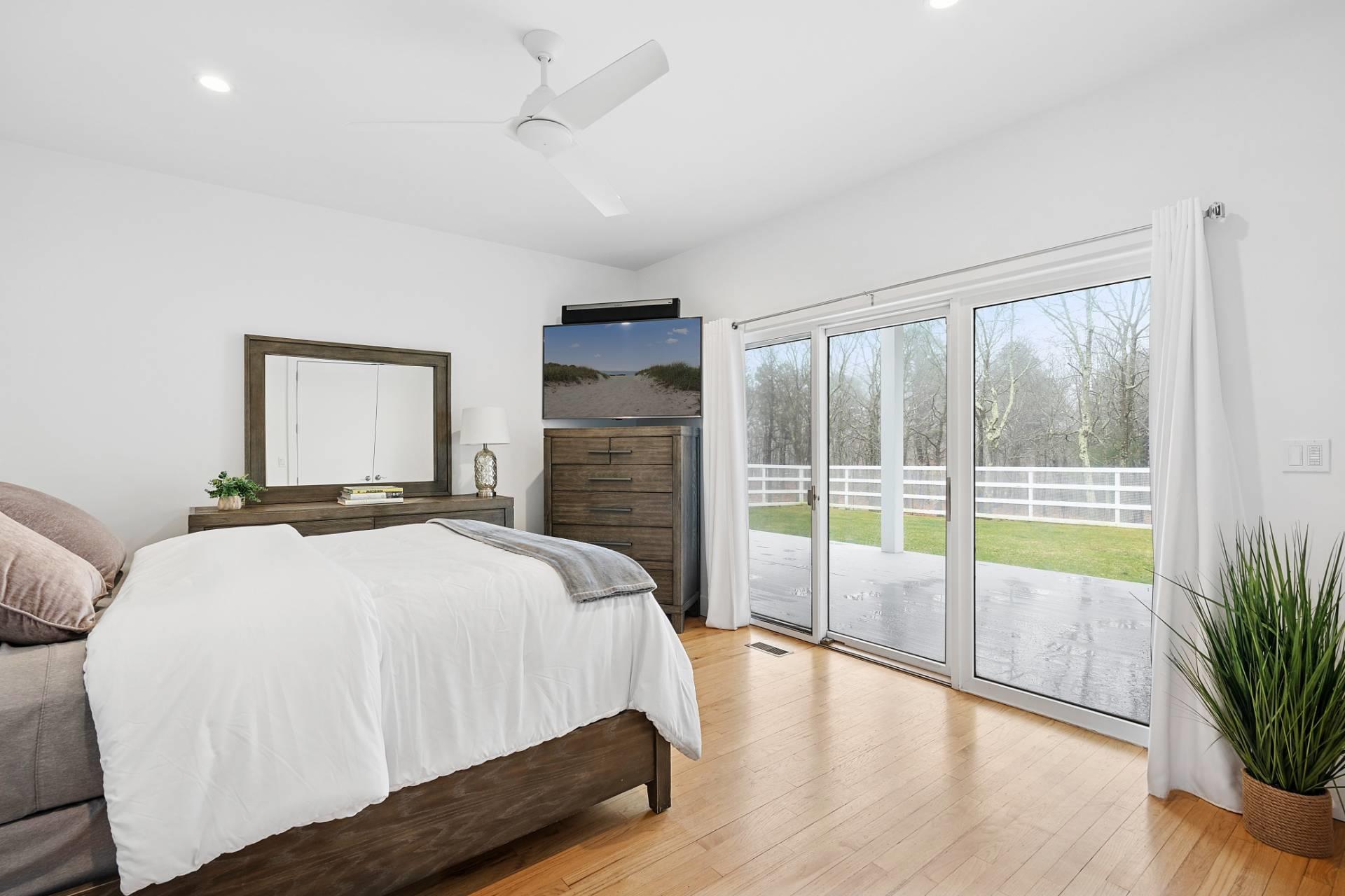 198 Two Holes Of Water Road, East Hampton, New York image 25