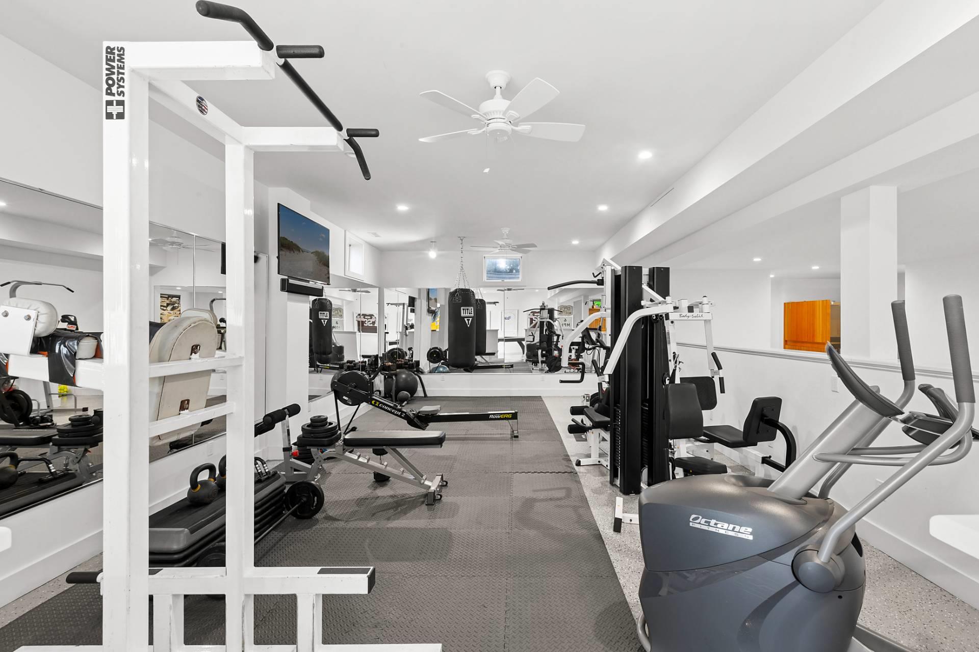 198 Two Holes Of Water Road, East Hampton, New York image 32