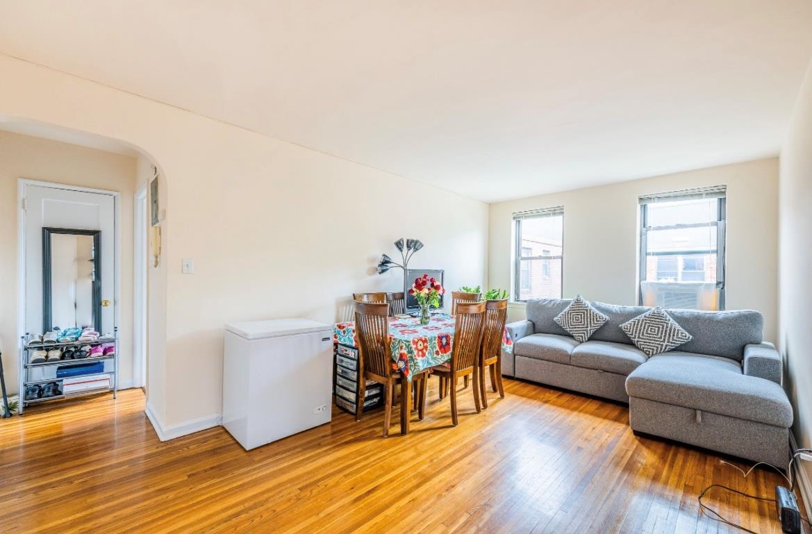 215-43 48 Avenue Ave #3A, Bayside, New York image 3