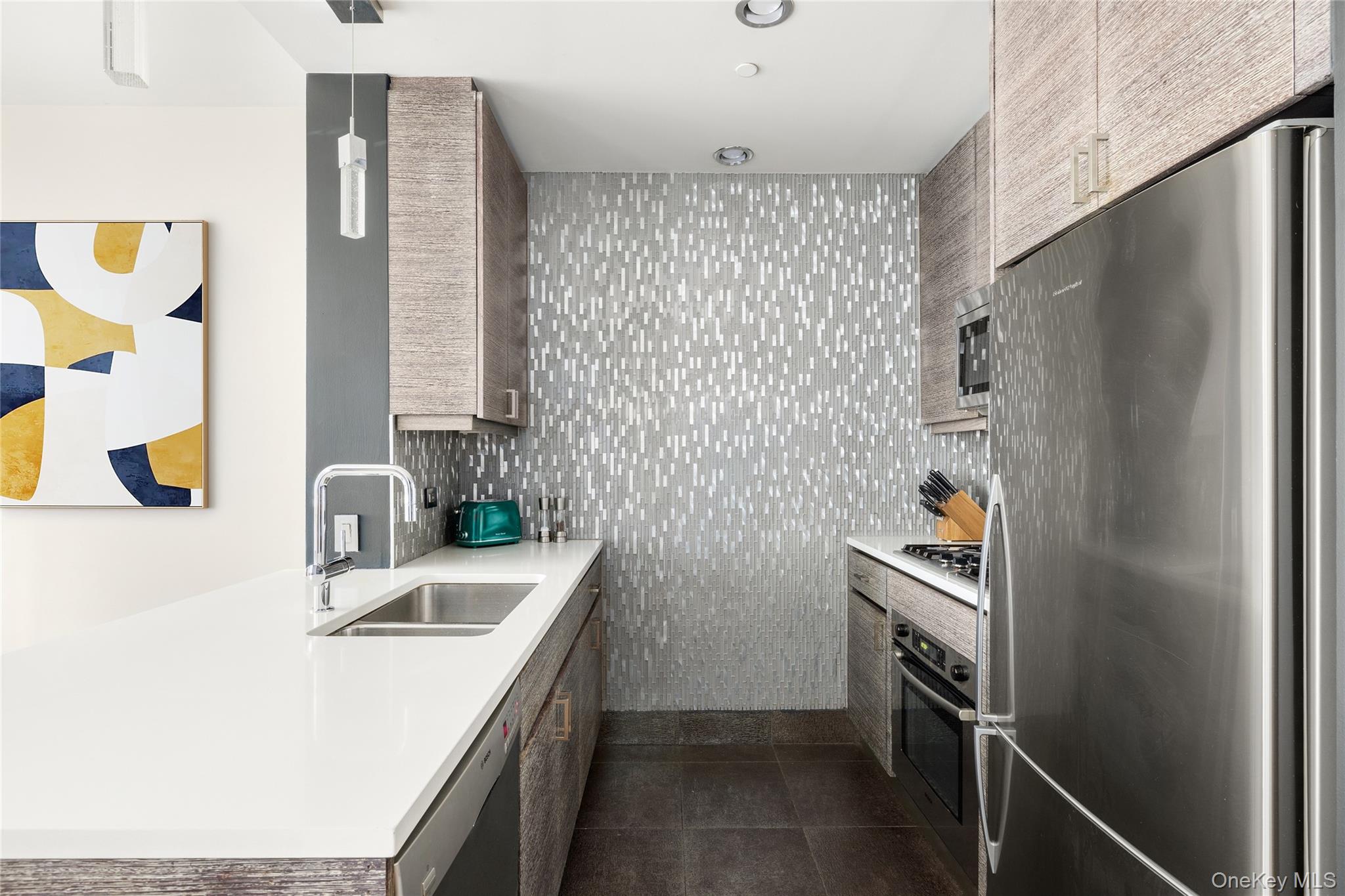 305 W 16th Street 4D