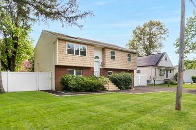 8 Hilltop Avenue, West Babylon, New York image 1