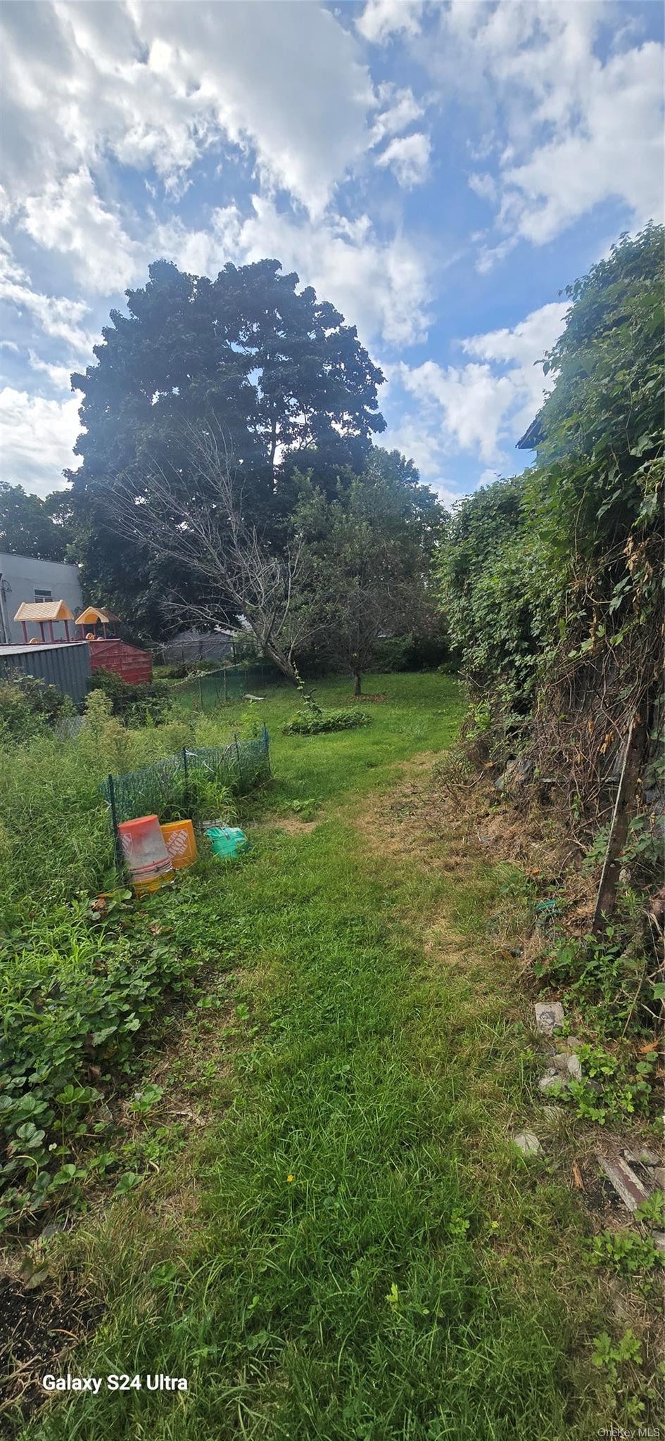 Photo of 112 E 4th Street, Mount Vernon, NY 10550 (MLS # 1047090)