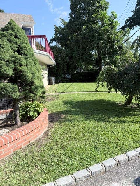 Photo of 164 E Rockaway Road, Hewlett, NY 11557 (MLS # 1042628)