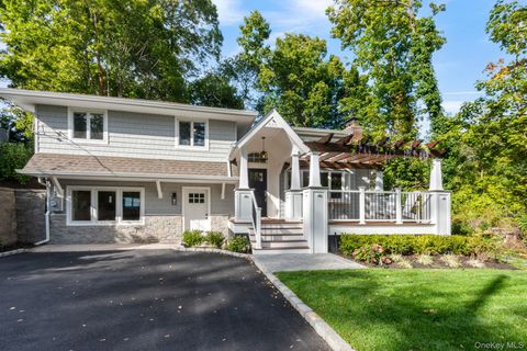 33 Alsace Place Northport NY 11768