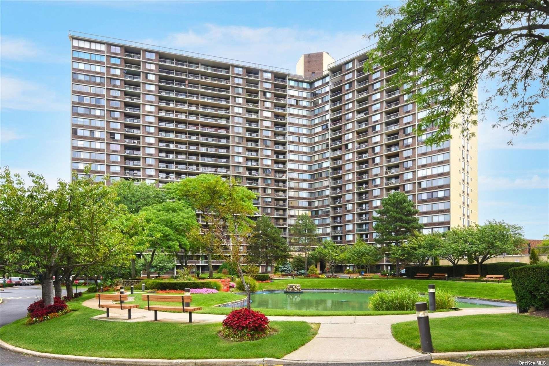 Property for Sale at Bay Club Drive 3Z3, Bayside, Queens, NY - Bedrooms: 2 
Bathrooms: 2 
Rooms: 4  - $725,000