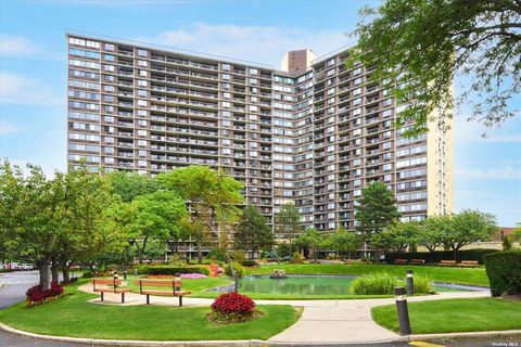 2 Bay Club Drive 3Z3 Bayside NY 11360
