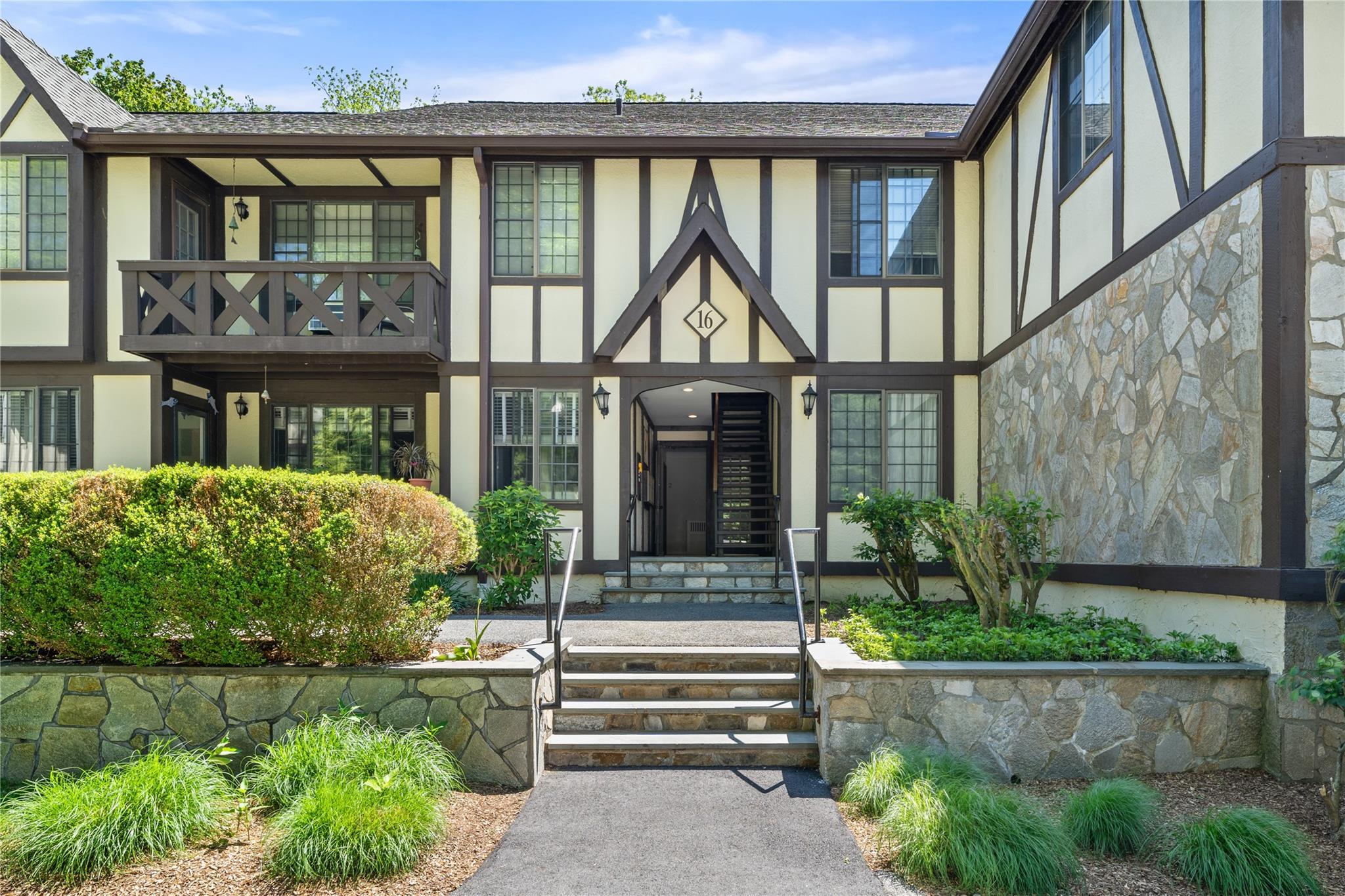 16 Foxwood Drive #6, Pleasantville, New York image 11