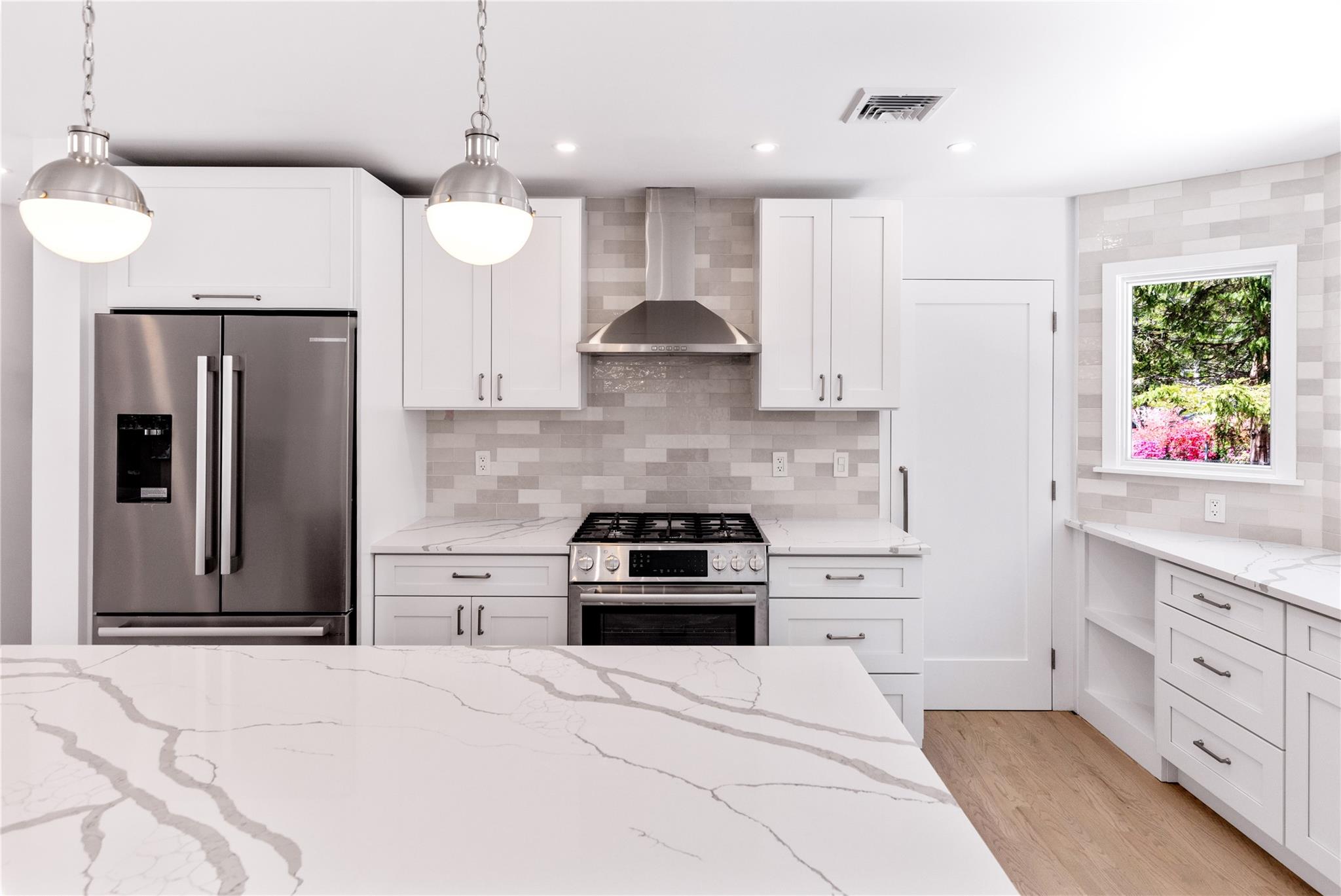 4 Pine Tree Court, East Quogue, New York image 6