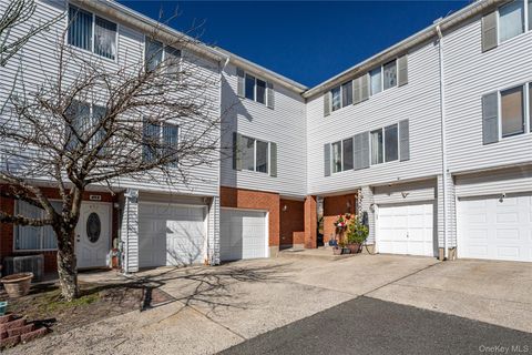 Condo For Sale - 491 Ilyssa Way<br/> Staten Island, NY 10312