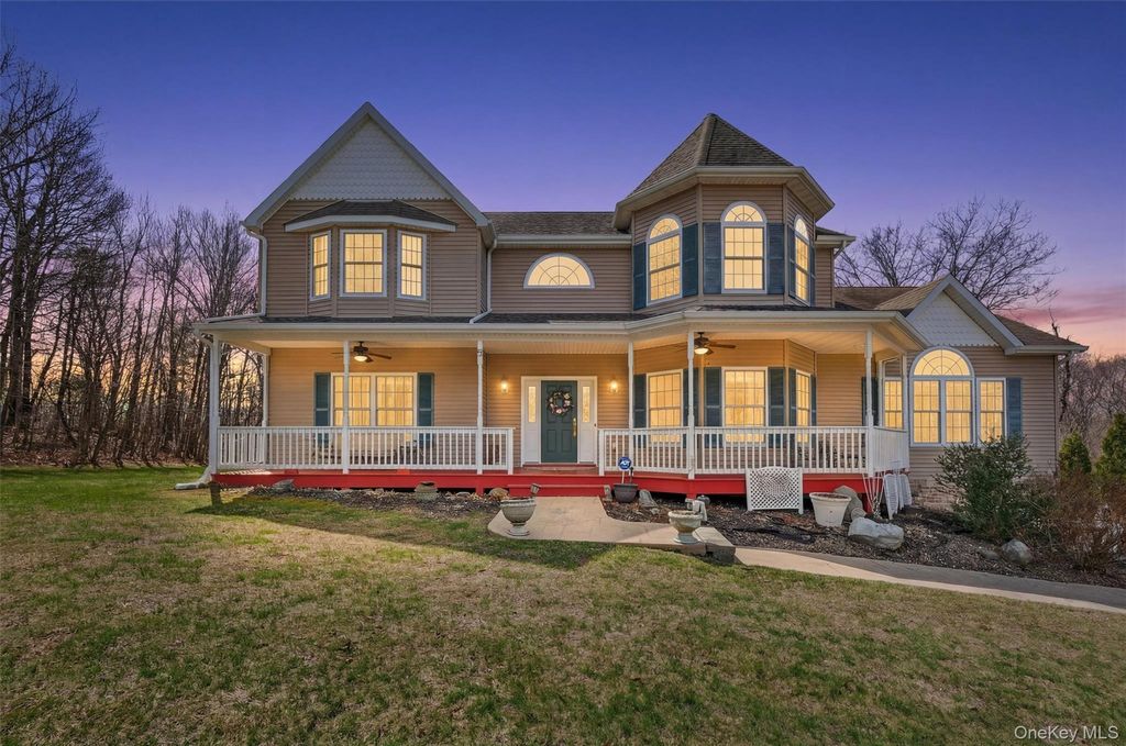 Photo of 5 Autumn Ridge Way, Newburgh, NY 12550 (MLS # 978862)