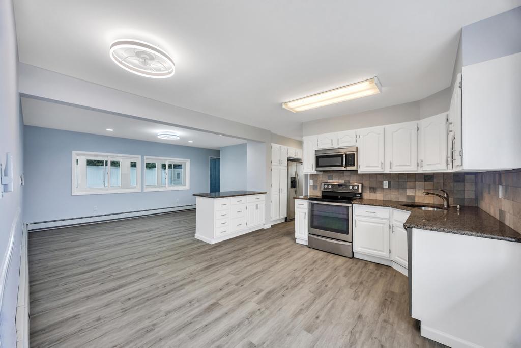 23 Abbey Lane, Levittown, New York image 6