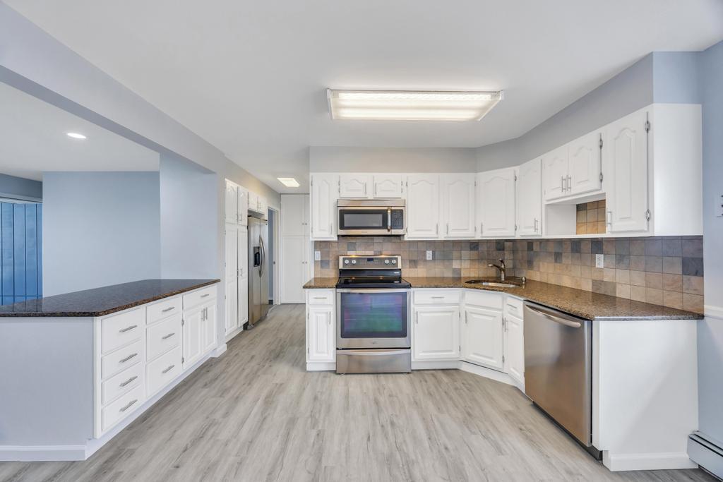 23 Abbey Lane, Levittown, New York image 5