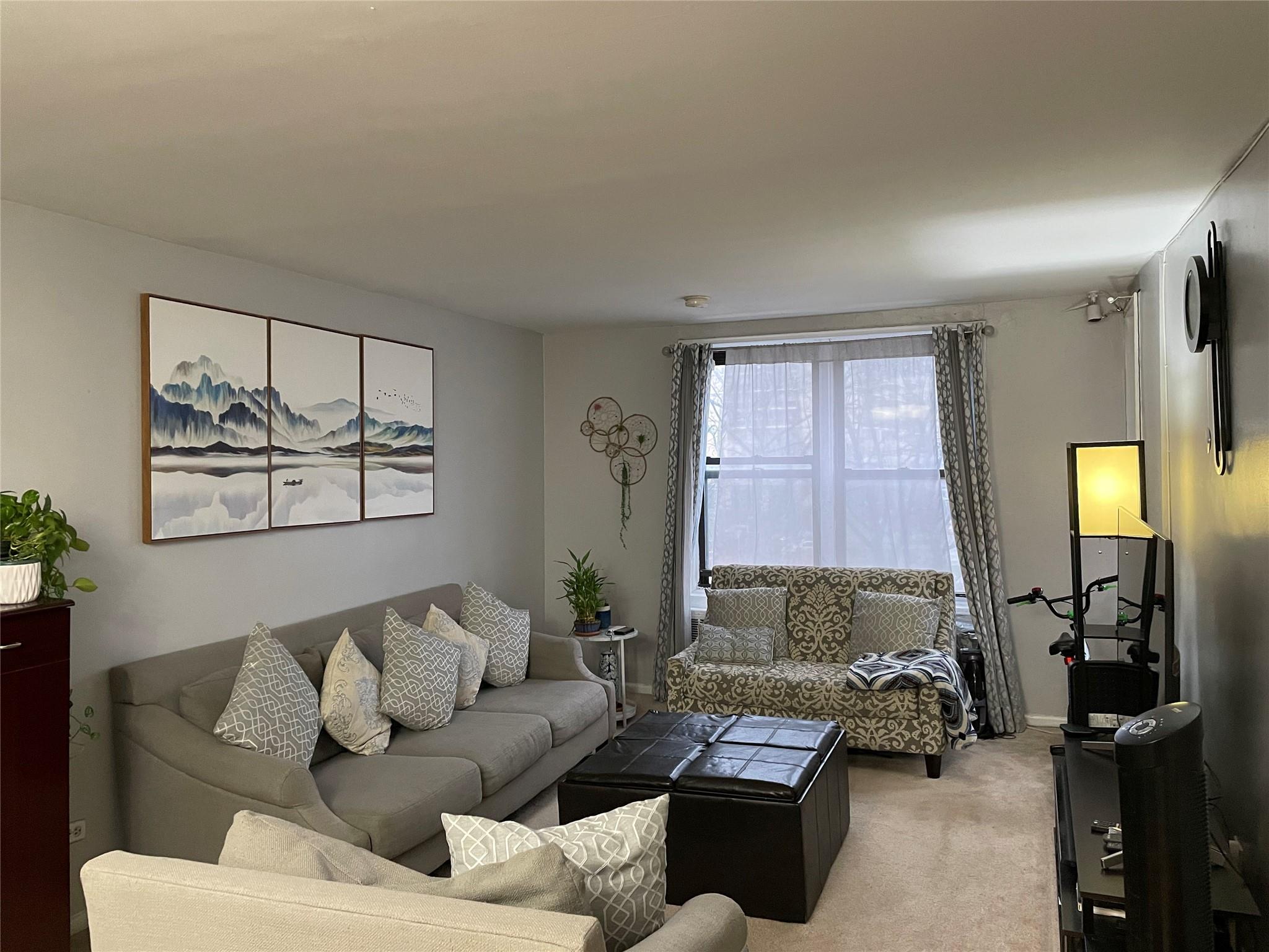 Property for Sale at 173rd Street 5E, Jamaica, Queens, NY - Bedrooms: 2 
Bathrooms: 1 
Rooms: 5  - $234,000