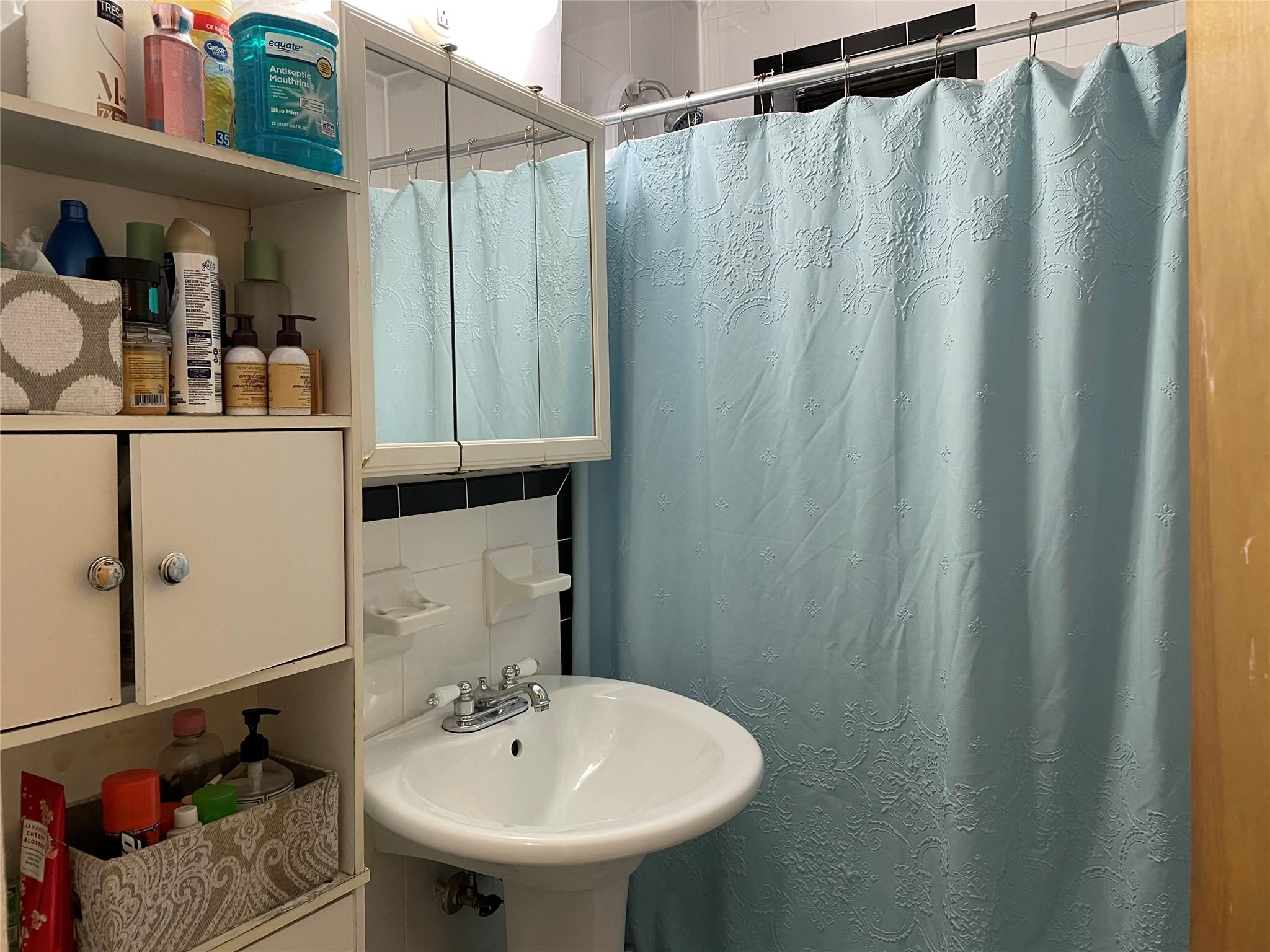 87-70 173rd Street #5E, Jamaica, New York image 5