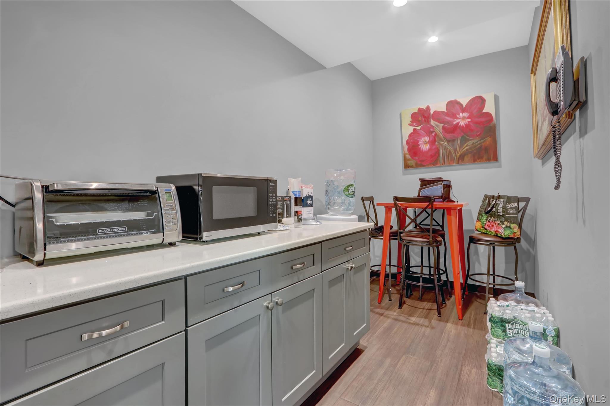 665 Commercial Avenue