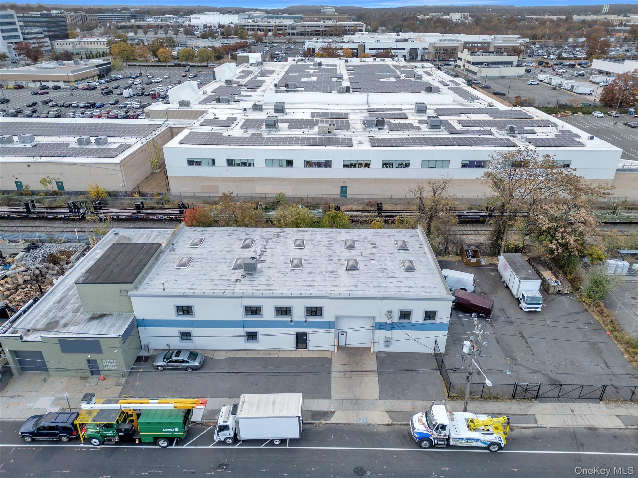 665 Commercial Avenue