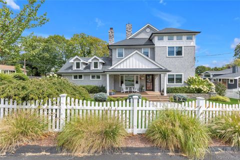 24 Coles Place Northport NY 11768