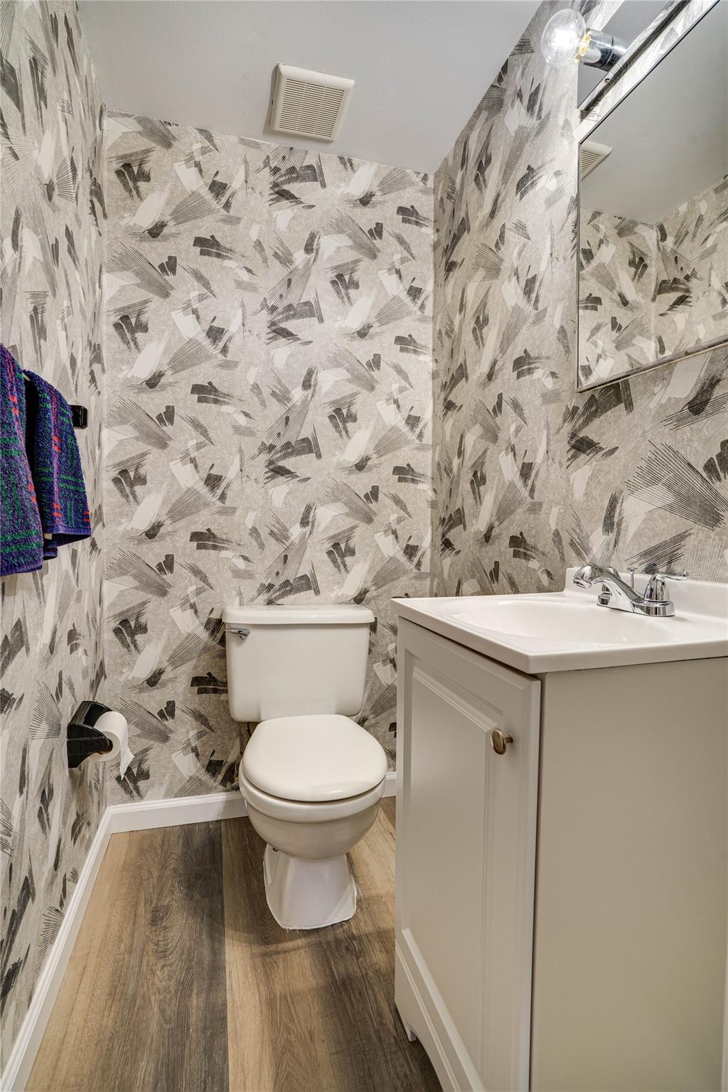 47 Bowling Lane, Deer Park, New York image 21