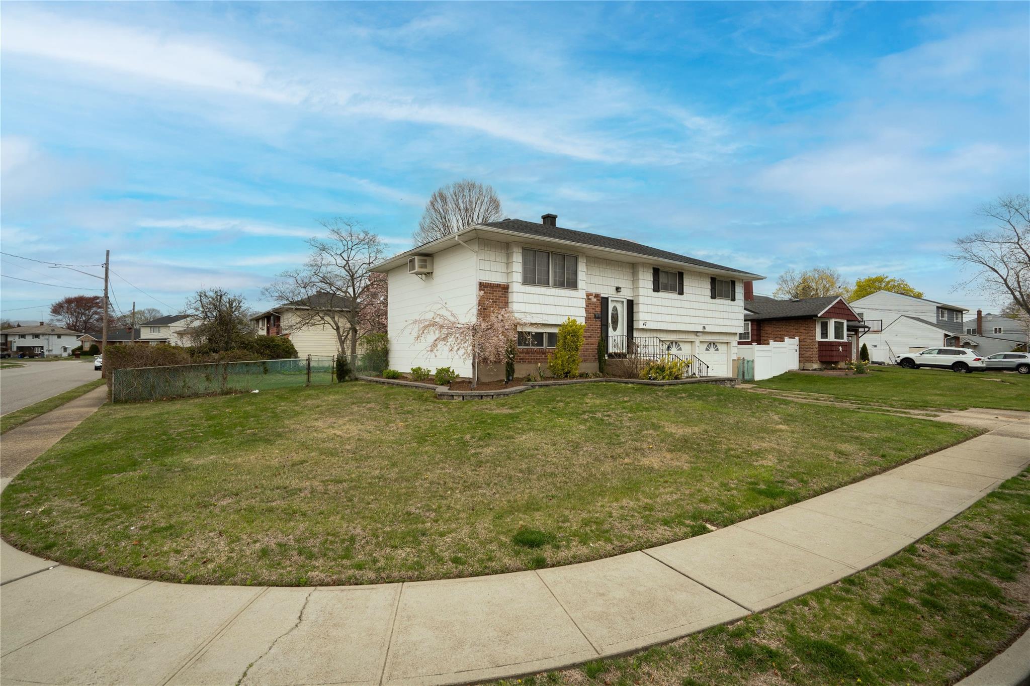 47 Bowling Lane, Deer Park, New York image 3