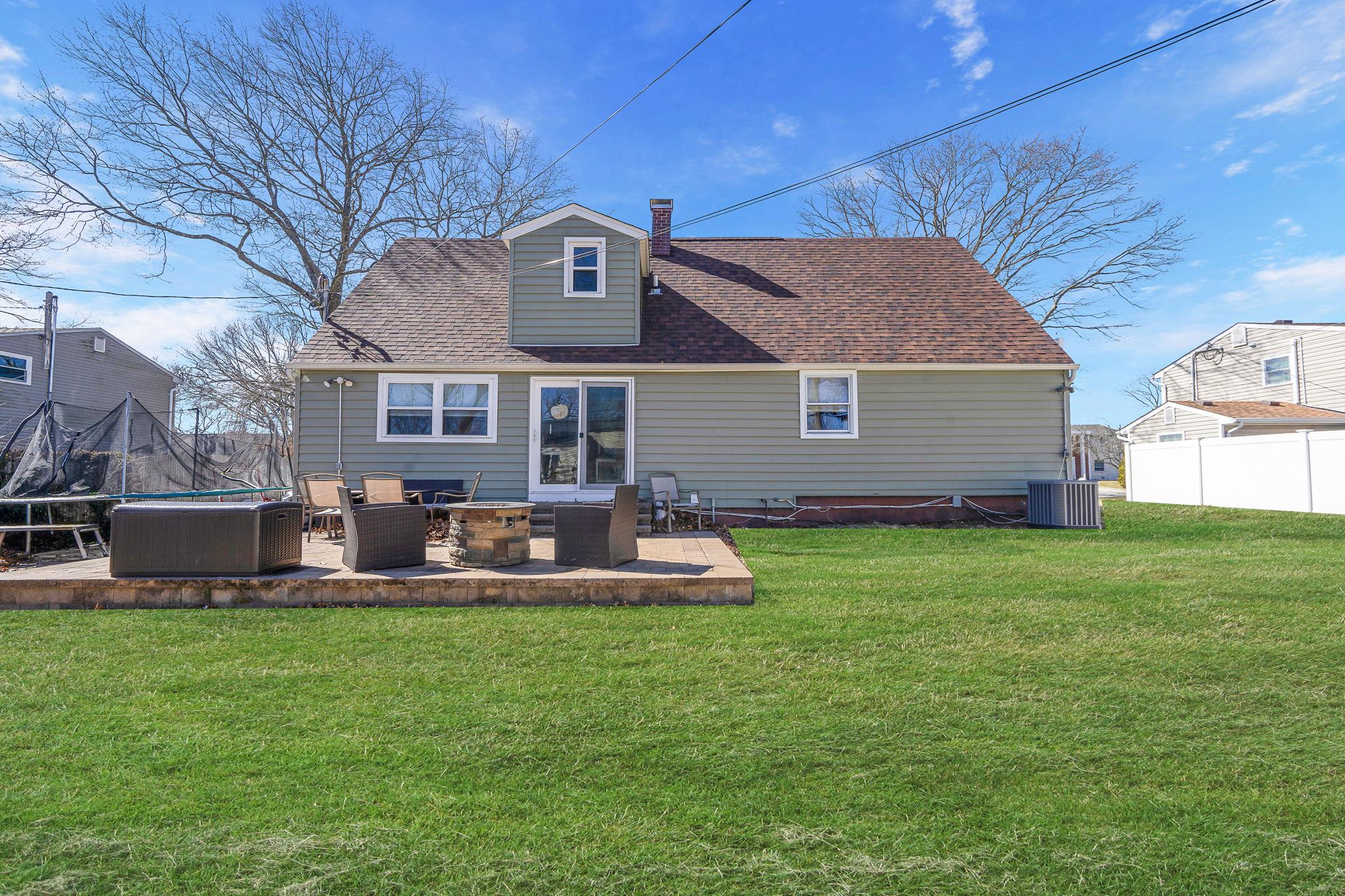 15 Newport Avenue, Brookhaven, New York image 23