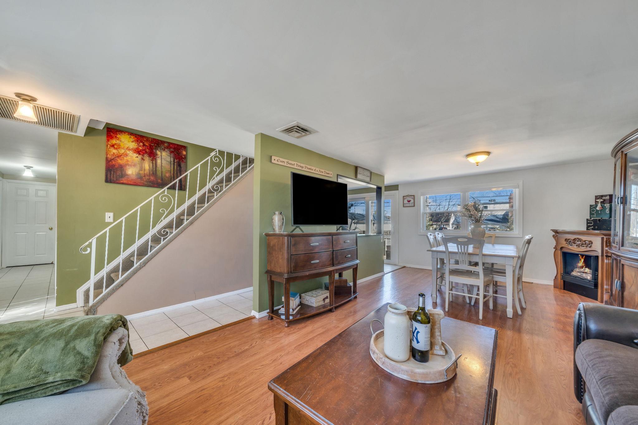15 Newport Avenue, Brookhaven, New York image 8