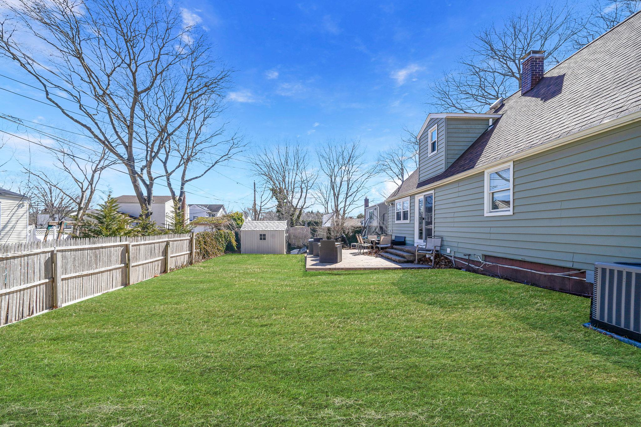 15 Newport Avenue, Brookhaven, New York image 28