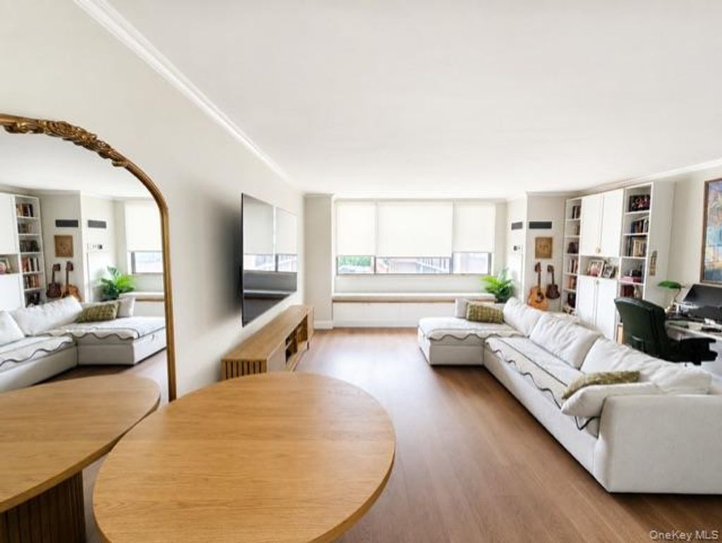 Photo of 27110 Grand Central Parkway Pkwy #2T, Floral Park, NY 11005 (MLS # 1021452)
