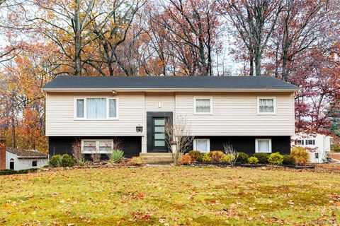16 Twin Lakes Drive Monsey NY 10952