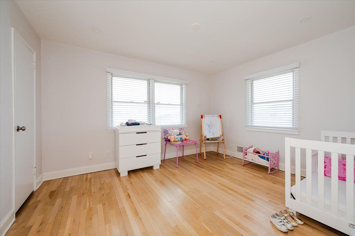 Hempstead, New York 11509, United States, 4 Bedrooms Bedrooms, ,3 BathroomsBathrooms,Residential,Active,96632