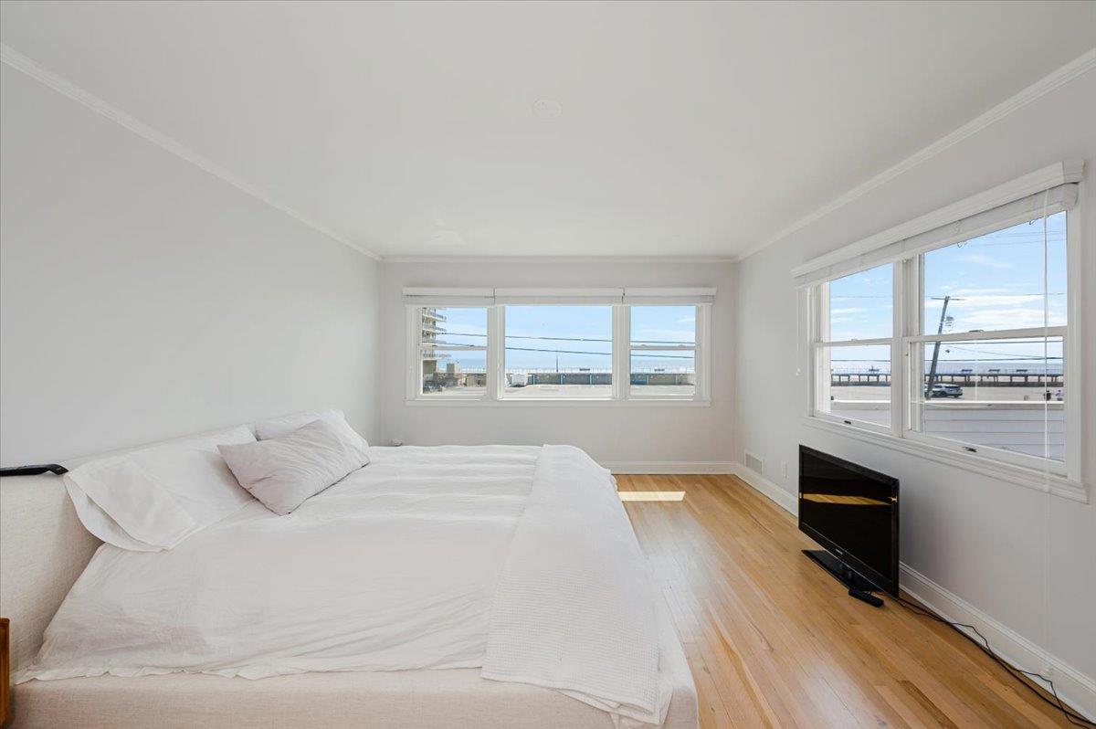 Hempstead, New York 11509, United States, 4 Bedrooms Bedrooms, ,3 BathroomsBathrooms,Residential,Active,96632