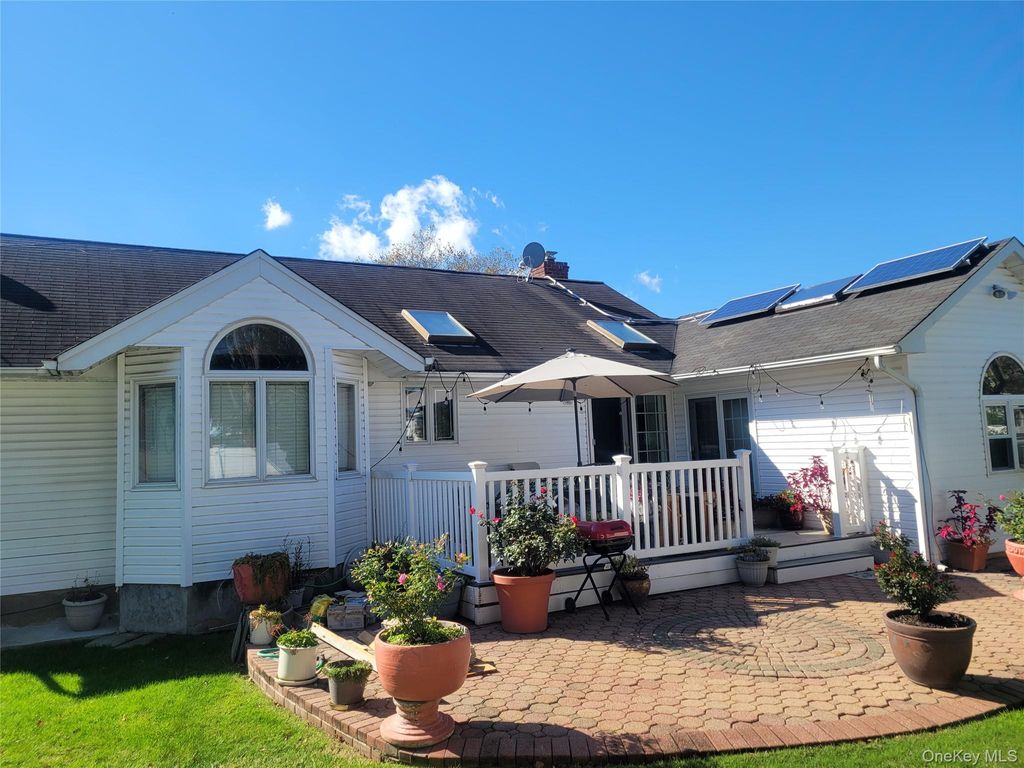 Photo of 2018 Byron Avenue, Elmont, NY 11003 (MLS # 927294)