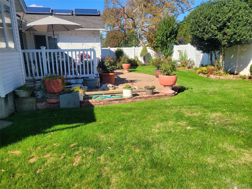 Photo of 2018 Byron Avenue, Elmont, NY 11003 (MLS # 927294)