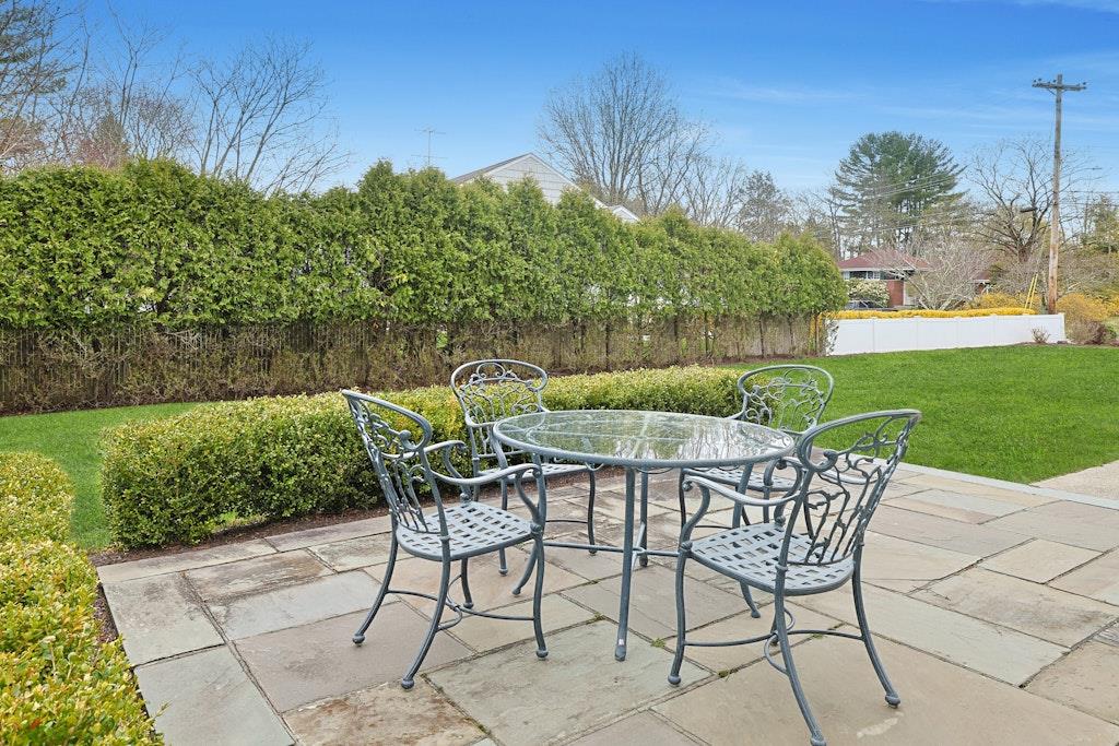 3 Willow Drive, Briarcliff Manor, New York image 20