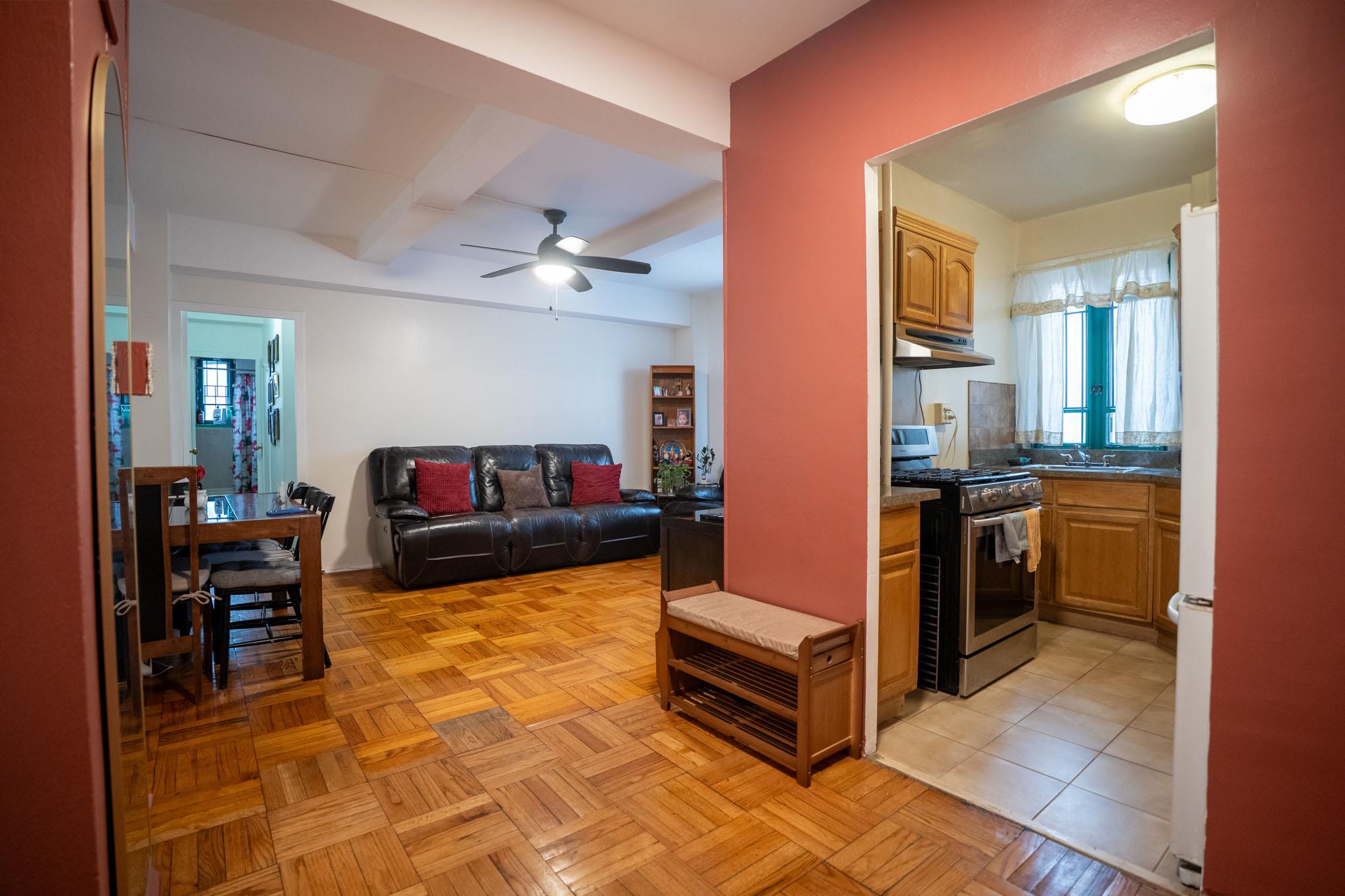 Rental Property at Metropolitan Avenue 4H, Bronx, New York - Bedrooms: 2 
Bathrooms: 1 
Rooms: 4  - $3,100 MO.