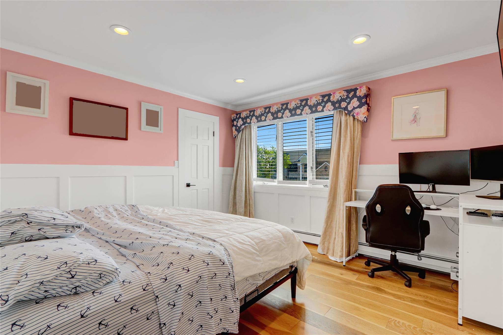52 Shore Drive, Copiague, New York image 17