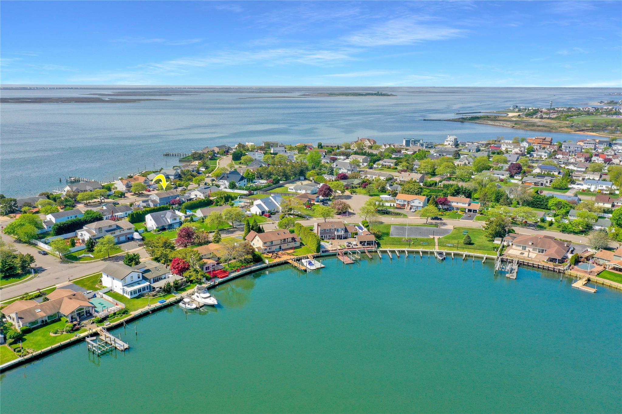52 Shore Drive, Copiague, New York image 46