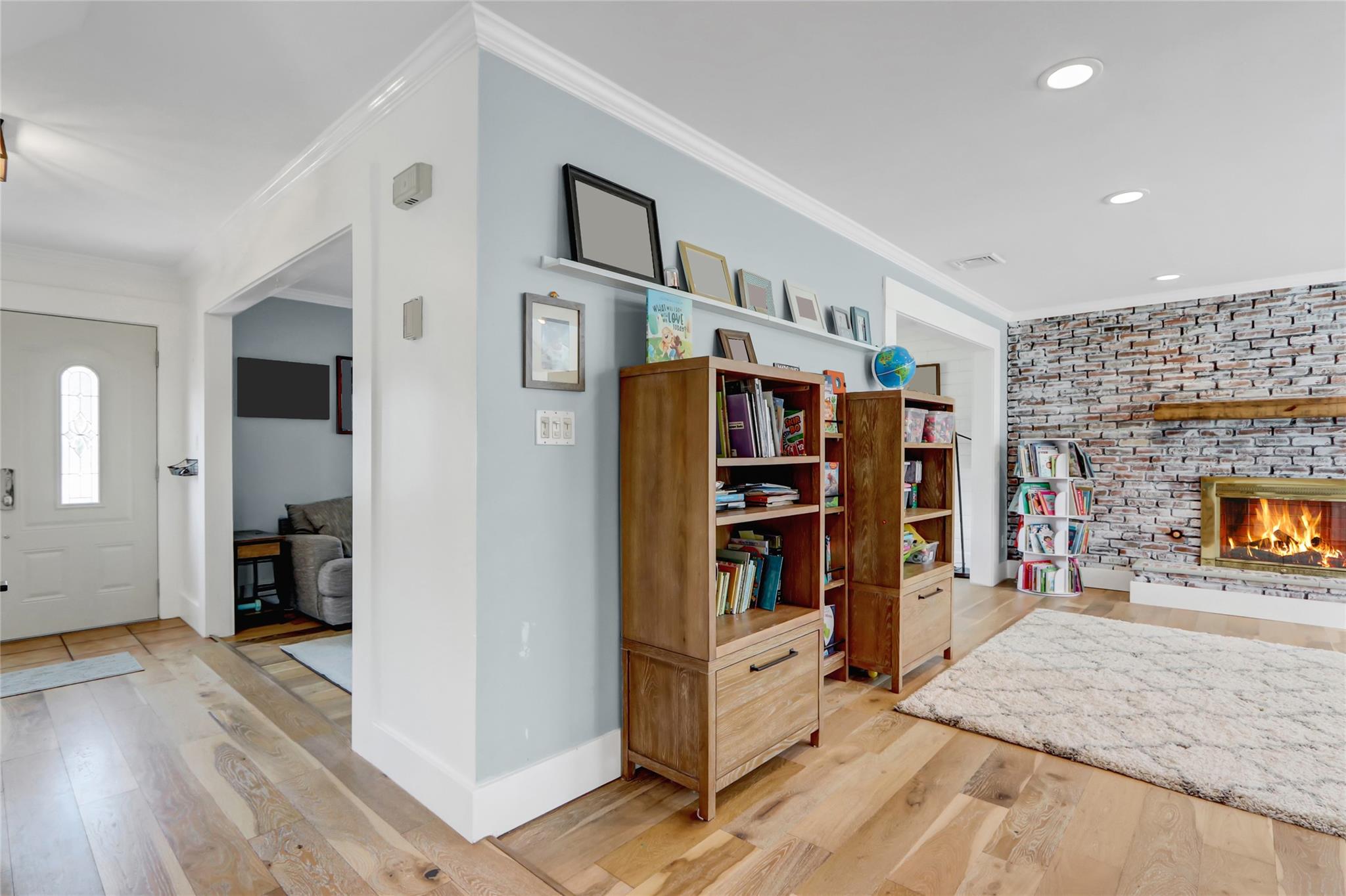 52 Shore Drive, Copiague, New York image 8